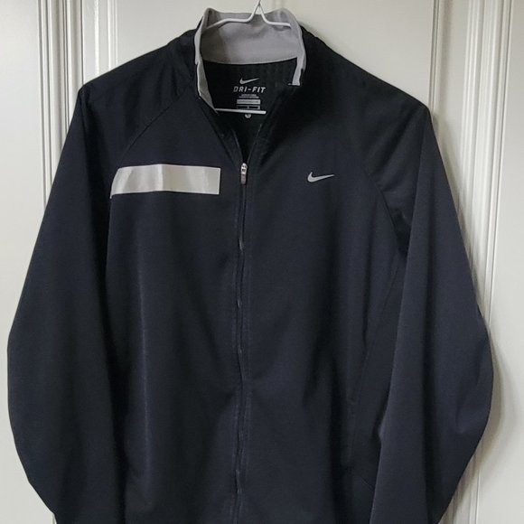 Nike Dri-Fit Element Black Jacket - Picture 1 of 13